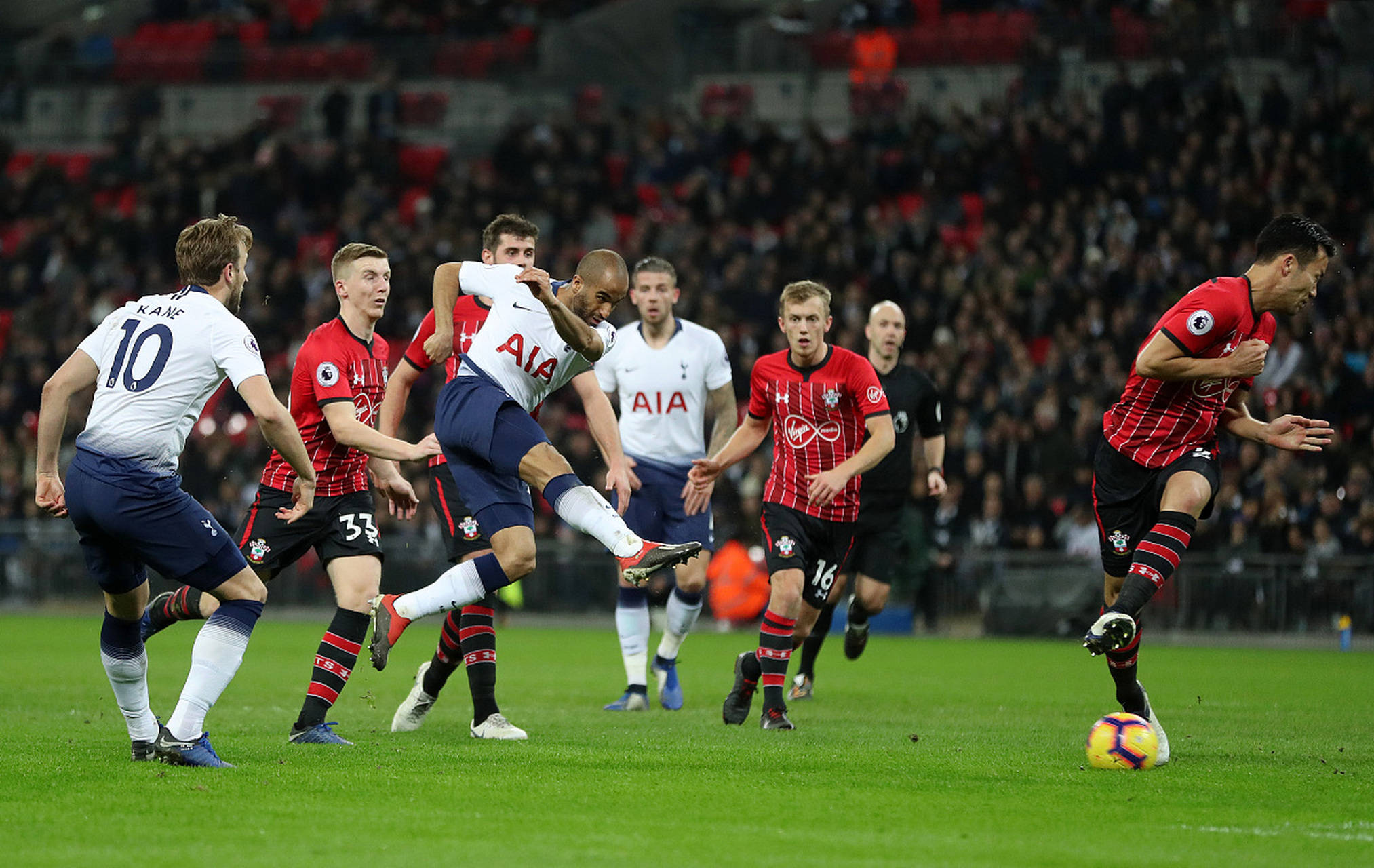 发球落点更 发球落点更